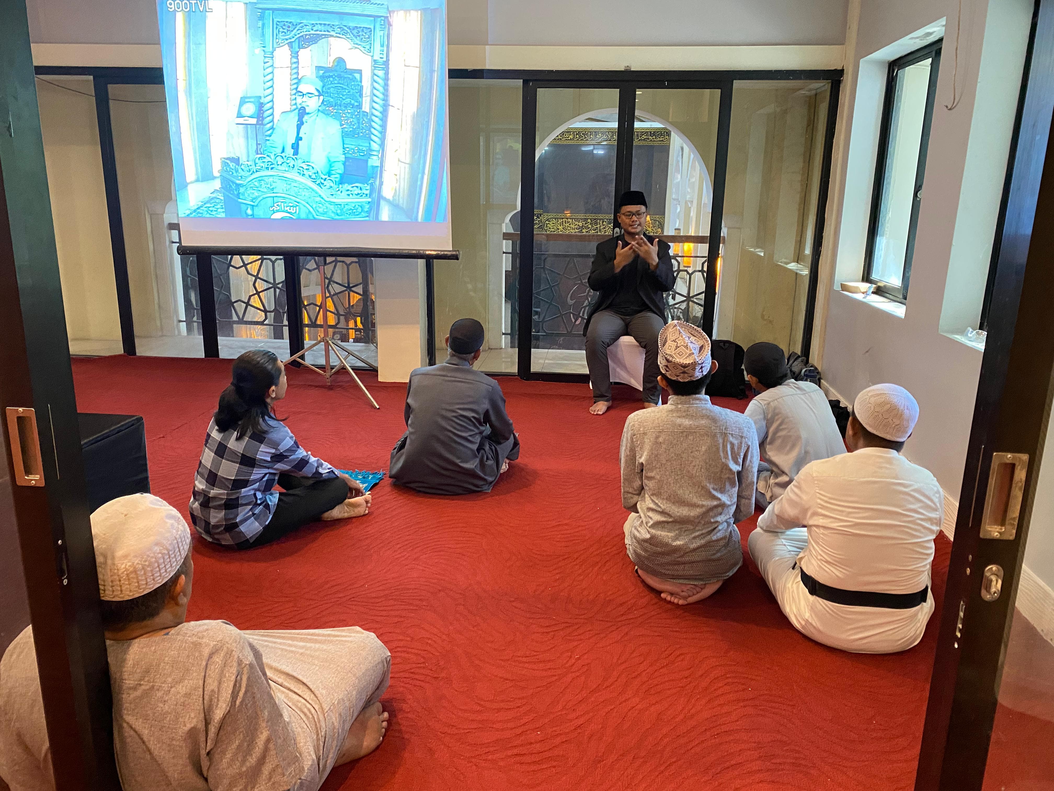 Ketika Khotbah Jumat Bisa Dipahami: Praktik Inklusi di Masjid IMMIM Makassar Bagi Teman Tuli