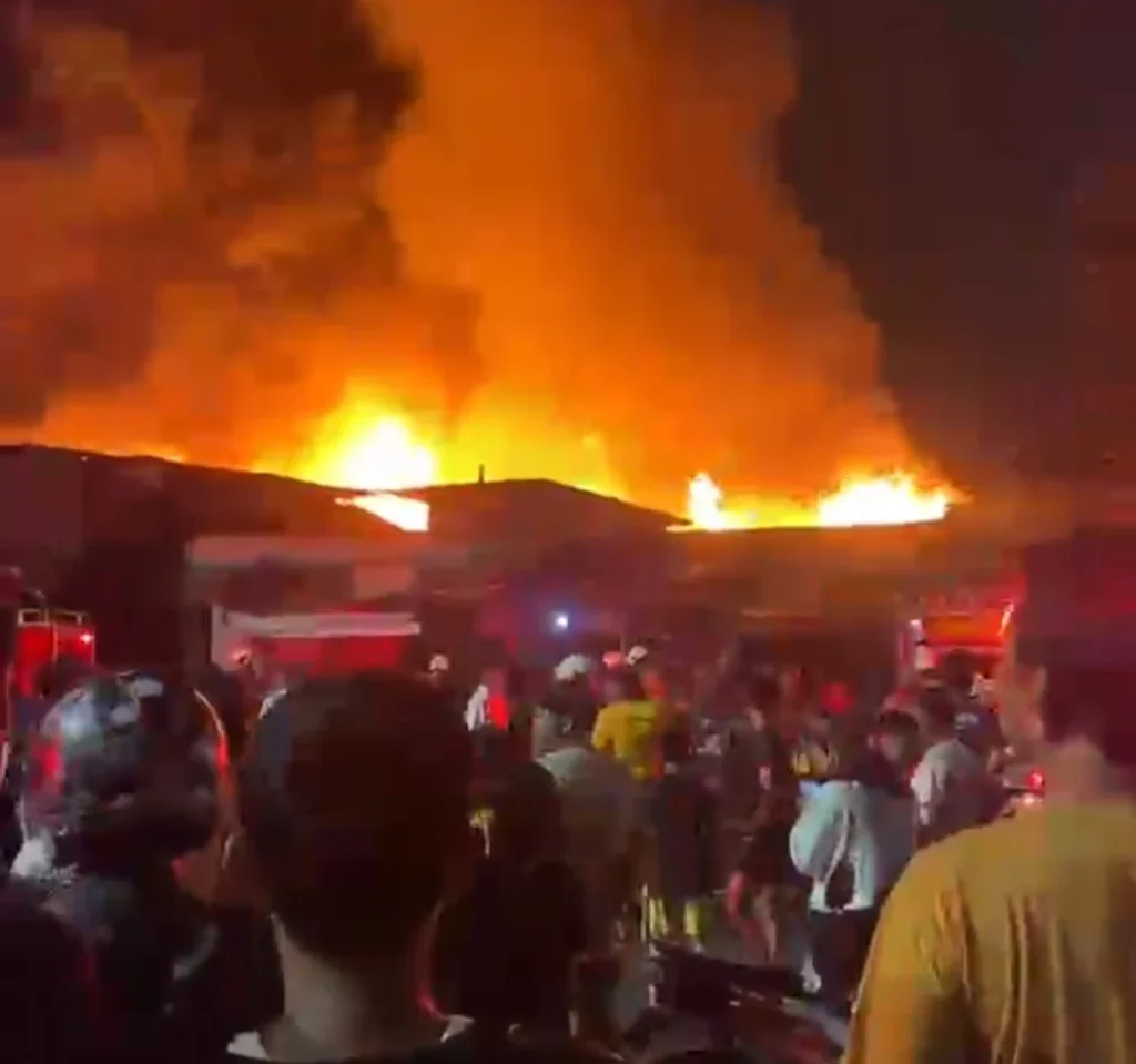 Kebakaran Landa Permukiman Padat Kemayoran