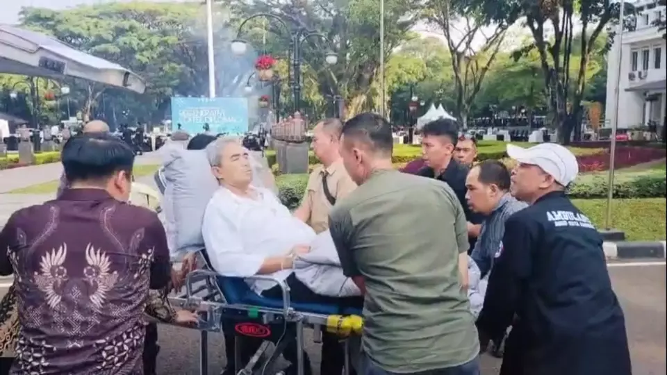 Kondisi Kesehatan Menurun, Wali Kota Bandung Dilarikan ke Rumah Sakit