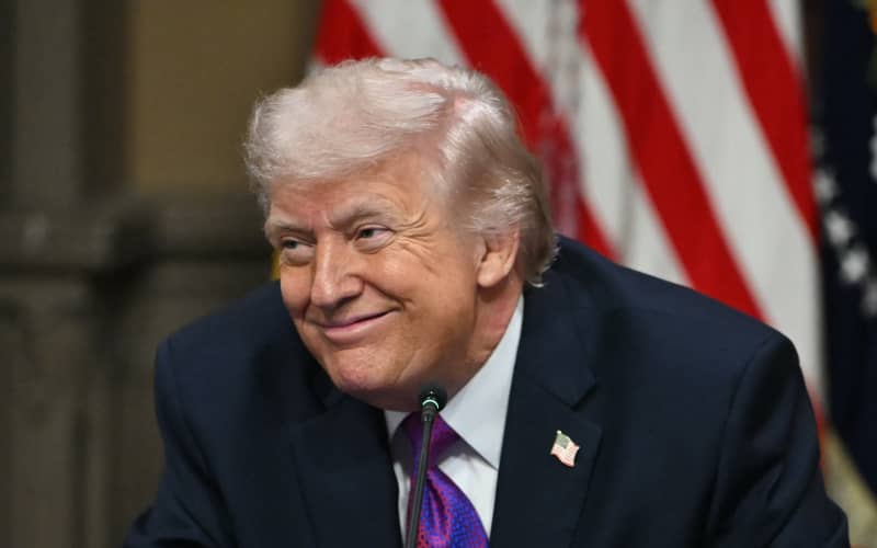 Trump Rencana Matok 20 Persen Biaya Perlindungan bagi Kapal Lewati Selat Hormuz