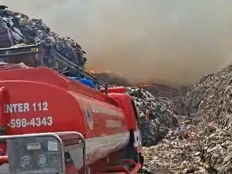 Kebakaran Hebat Melanda TPA Jatiwaringin
