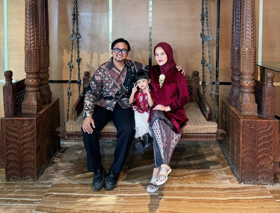 Dinda Oktavianti: Dari Review Produk hingga Sukses Bangun Dinda Oktavianti  Agency Bersama Suami