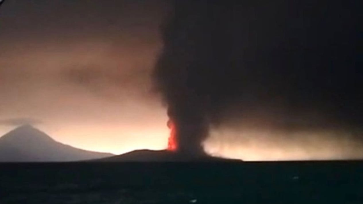 Abu Vulkanik Erupsi Gunung Anak Krakatau Sudah Sampai Jakarta