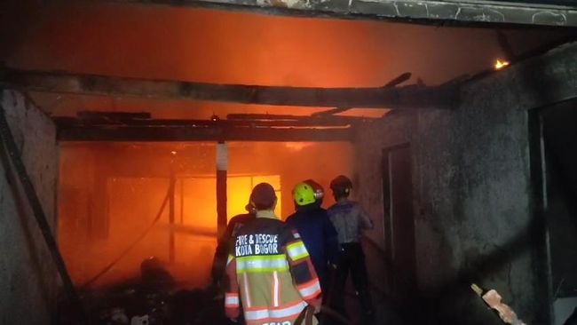 Empang Bogor Kebakaran, Seorang Wanita Dilaporkan Meninggal