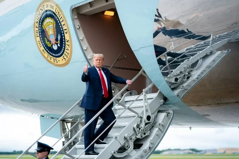 Takut Dihabisi Iran, Trump Sampai Ngumpet di Truk Katering di Turkiye