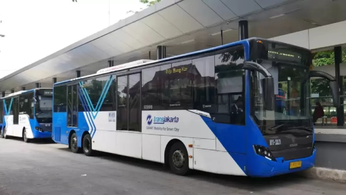 Kabar Gembira! Pekerja Berpenghasilan Rp6,5 Juta di Jakarta Naik Transportasi Umum Gratis
