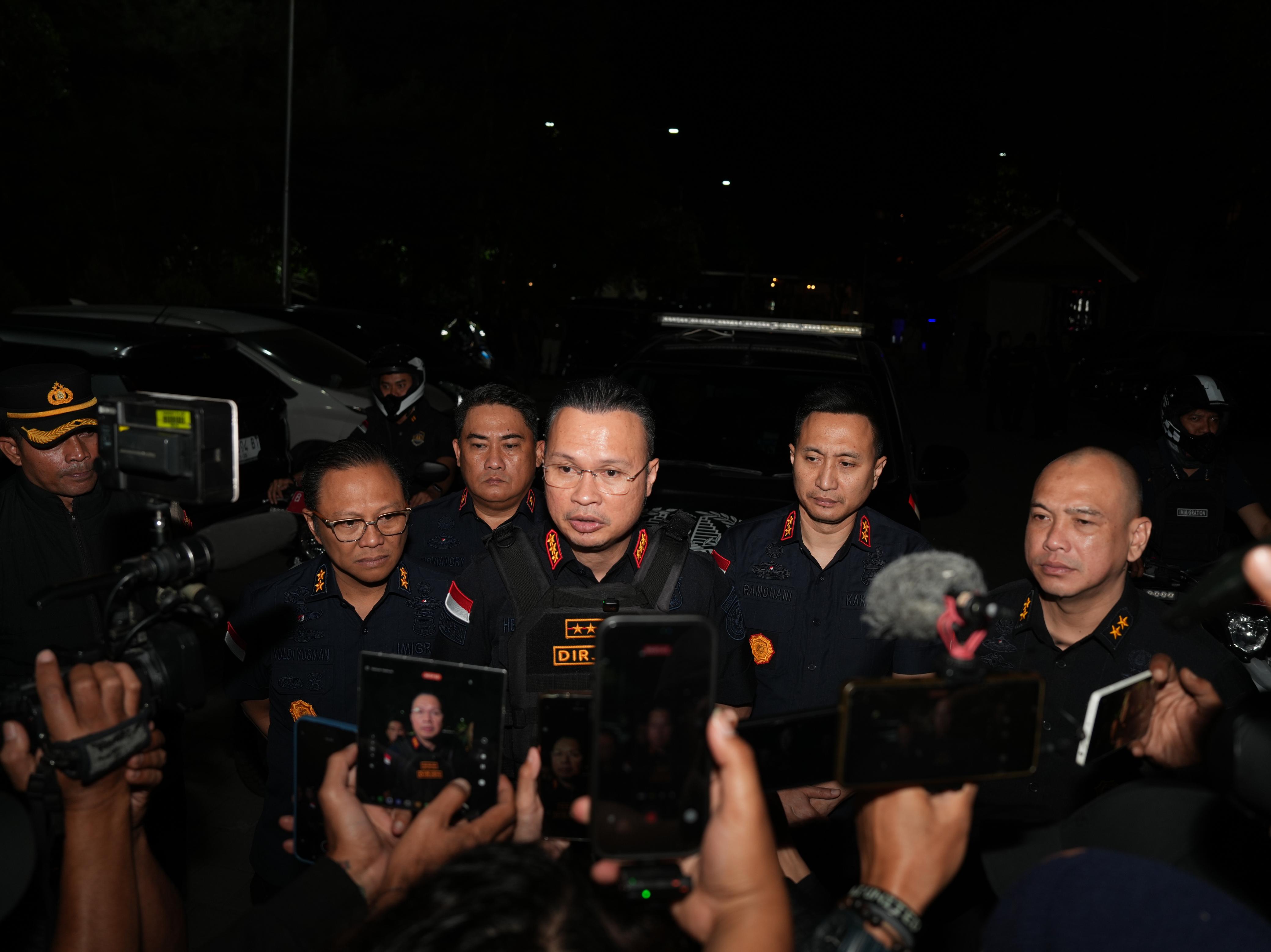 Operasi Malam Imigrasi Ciduk Enam WNA