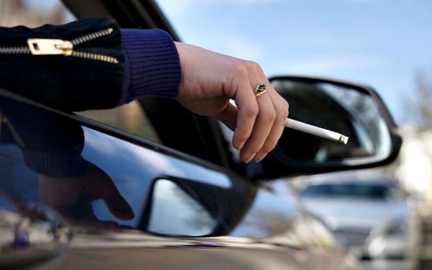 Tak Terima Diviralkan, Pengendara Sambil Merokok Laporkan Sejumlah Akun