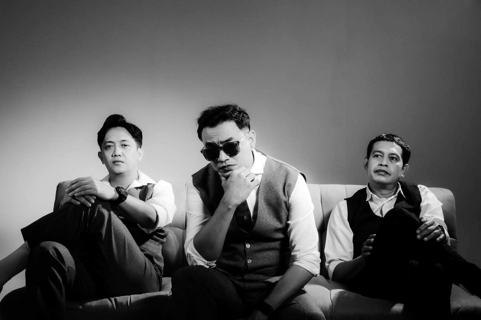 Lewat "Kau Yang Berbeda", TIGATITIK Perkenalkan Identitas Musik yang Atmosferik