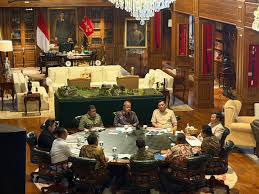 Kembali dari Rusia, Presiden Langsung Kumpulkan Satgas PKH di Hambalang