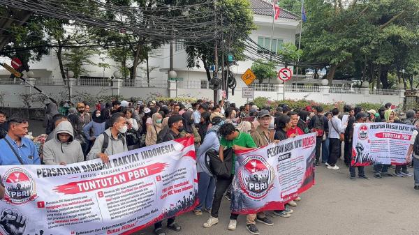 Kritik Pemberitaan Karhutla, PBRI Gelar Aksi Depan Deutsche Bank Building