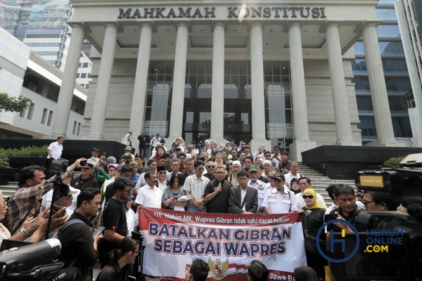 Dinilai Tidak Penuhi Syarat Minimal Pendidikan, MK Diminta Diskualifikasi Gibran