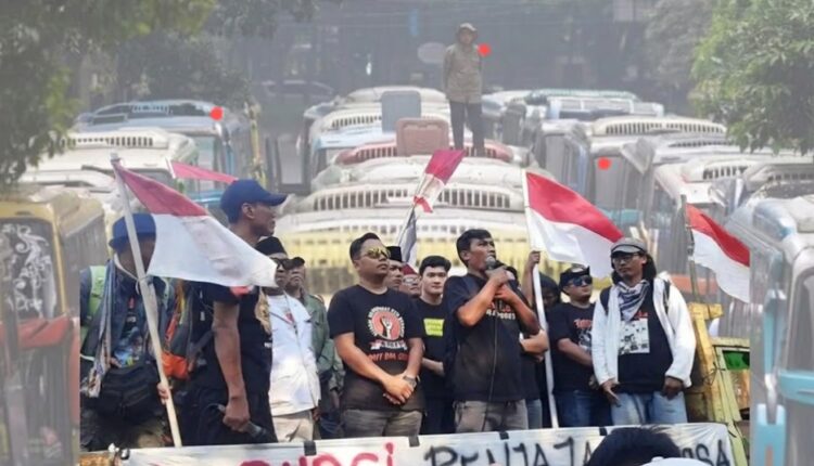 Ratusan Bus Persiapan Demo Akbar 27 Agustus Dikabarkan Mulai Bergerak Mengepung Ibu Kota