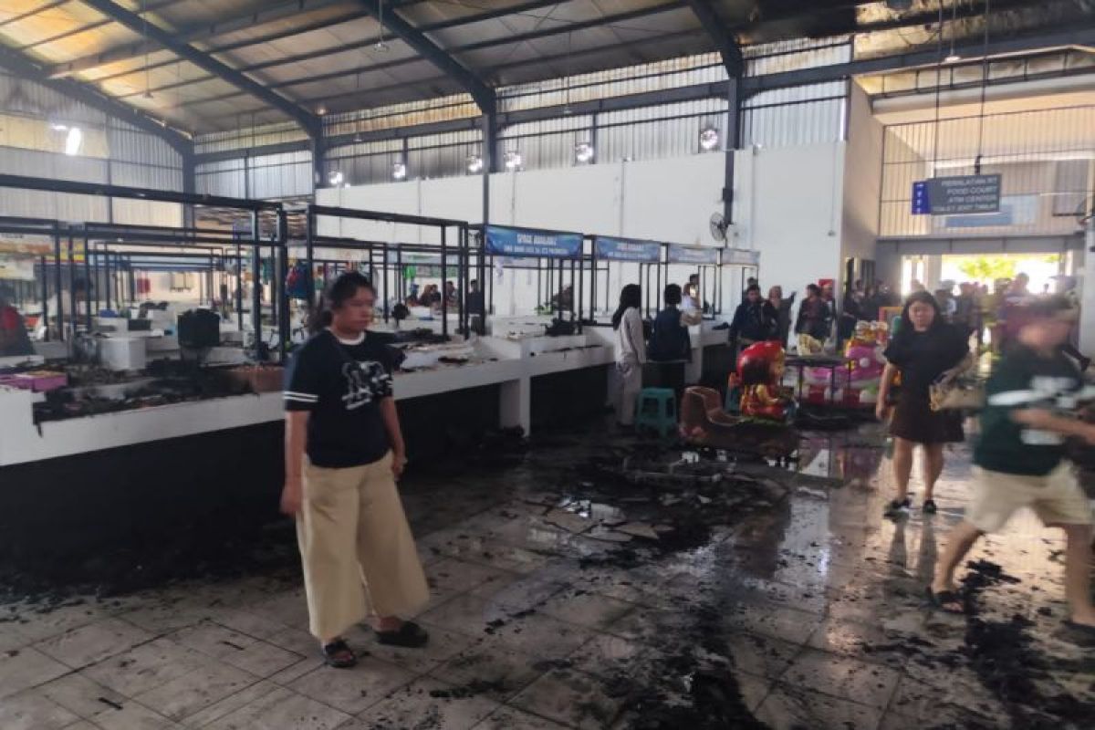 Kebakaran Terjadi di Pasar Modern BSB Semarang