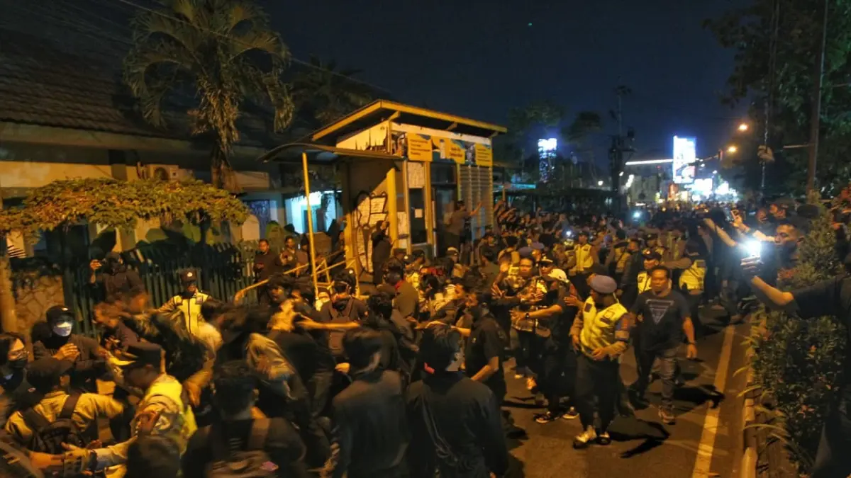 Aksi di Simpang Gramedia Yogya Sempat Terjadi Gesekan dengan Warga