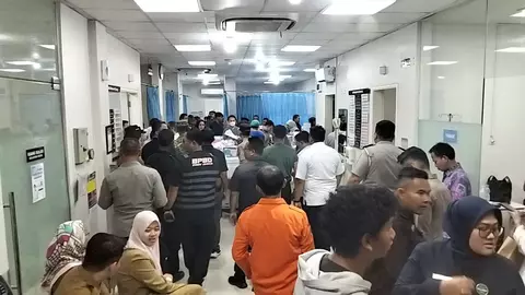 Diduga Keracunan MBG, 100 Anak di Cirebon Dilarikan ke Rumah Sakit
