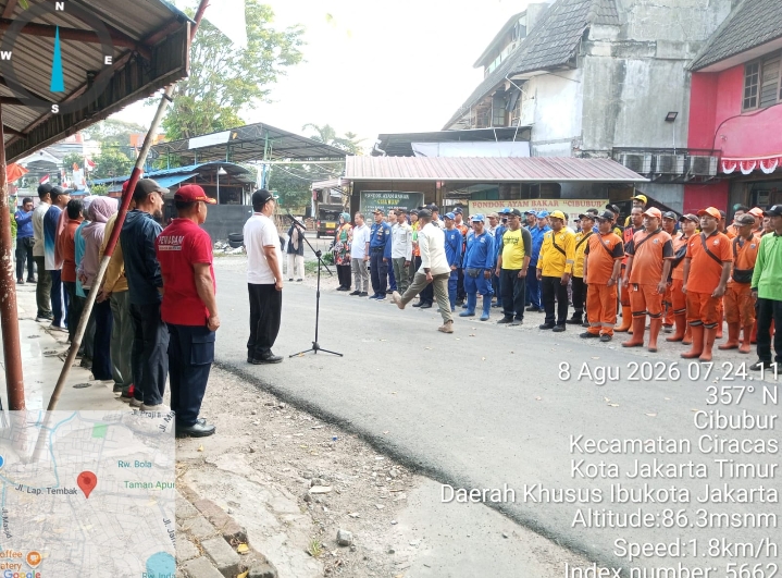 Camat Ciracas Pimpin Aksi Bersih-Bersih dan Penataan Kawasan Jalan Lapangan Tembak