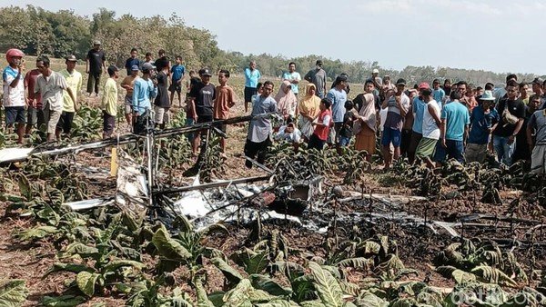 Pesawat Latih Terjatuh di Ngawen Blora