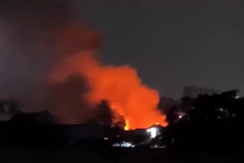 Kebakaran Terjadi di Kawasan Dekat Pasar Kebayoran Lama