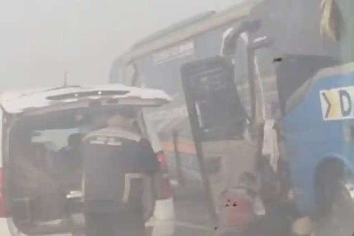 Kecelakaan Libatkan Bus Damri dan ALS Terjadi di Tol Palindra