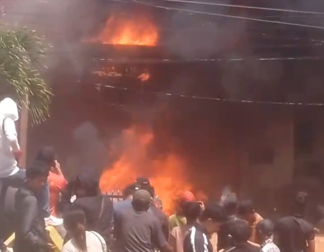 Kantor dan Gudang PT Timah di Bangka Belitung Dibakar Massa