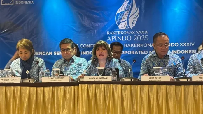 Ketua Umum APINDO, Shinta W. Kamdani beserta jajaran. Ist