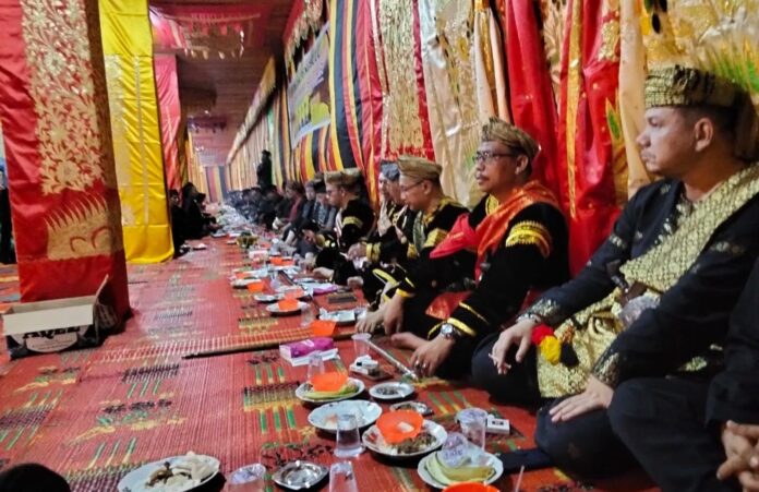 kelompok adat dan budaya