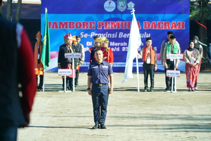 Gubernur Bengkulu Helmi Hasan membuka kegiatan Jambore Pemuda Daerah se-Provinsi Bengkulu di Lapangan Sport Center Pantai Panjang, Senin (21/7)
