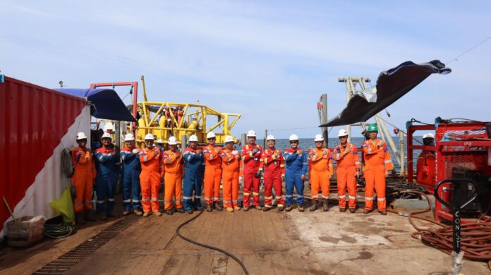 Capaian operasional penting dengan menyelesaikan pekerjaan penggantian selang bawah laut