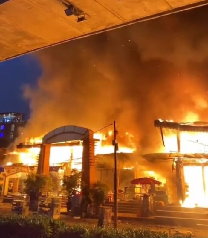 Kebakaran Melanda Pasar Taman Puring