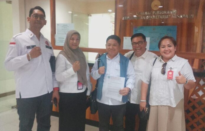 Aliansi Relawan Prabowo Gibran (ARPG) mendatangi Sekretariat Negara.