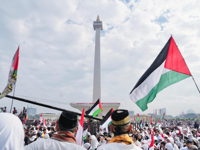 Aksi Akbar Bela Palestina di Lapangan Monumen Nasional, Jakarta. Minggu (3/8)