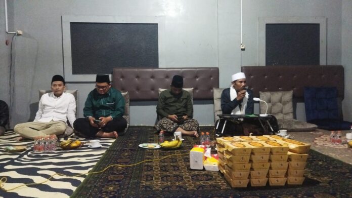 Ketua DPW PKB Banten saat menggelar Manakib di Keluragan Lengkong Gudang Timur, Kecamatan Serpong Kota Tangsel, Sabtu malam 23 Agustus 2025.