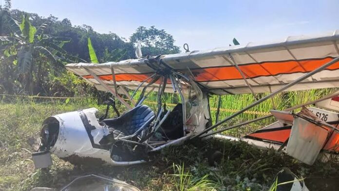Pesawat latih milik Federasi Aerosport Seluruh Indonesia (FASI) dilaporkan jatuh di kawasan Ciampea, Bogor. Menewaskan Marsma TNI Fajar Adrianto. (Istimewa)