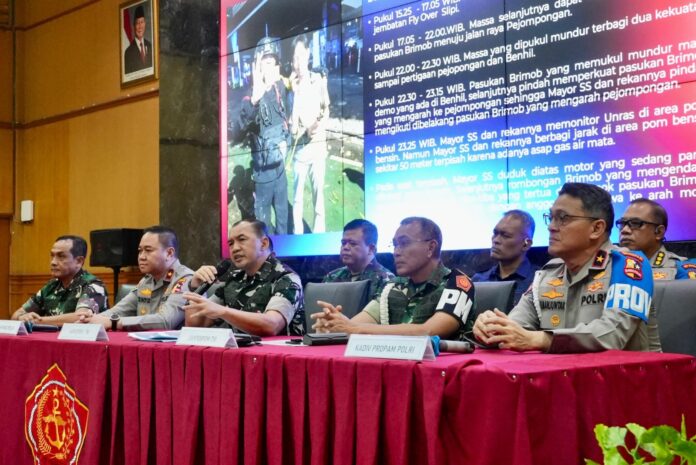 Brigjen TNI (Mar) Freddy Ardianzah dalam konferensi pers di Aula Balai Wartawan, Mabes TNI Cilangkap, Jakarta Timur, Jumat (5/9/2025).