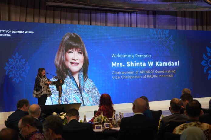 Ketua Umum APINDO, Shinta W. Kamdani dalam sambutannya pada Indonesia-European Union Business Outlook, Selasa (23/9) di Bali.