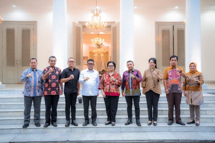 IMG-20251031-WA0024 kunjungan Kajati Banten Bernadeta Maria Erna Elastiyani di Gedung Negara Provinsi Banten, Kota Serang, Kamis (30/10/2025).