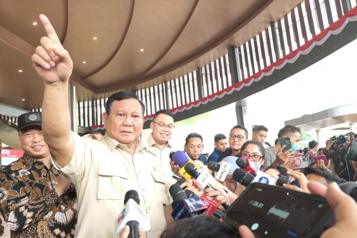 Prabowo Tegaskan Siap Tanggung Jawab Whoosh